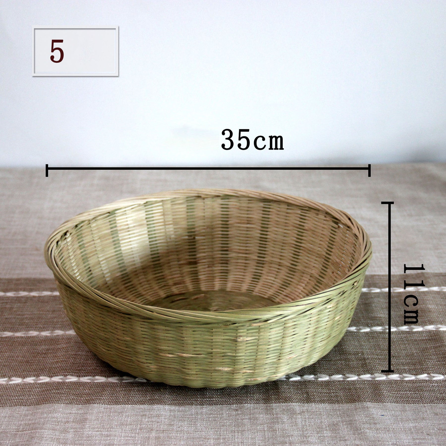 traditional woven bamboo sieve for steamed buns