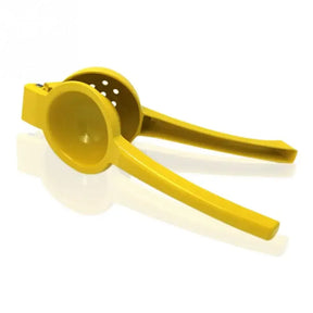 Ergonomic lemon press with two squeezing chambers